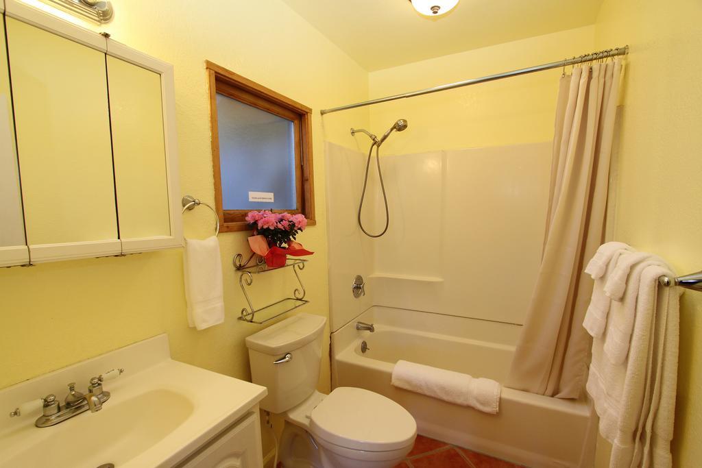 The Woods Hotel - Gay Lgbtq Cabins Guerneville Habitación foto