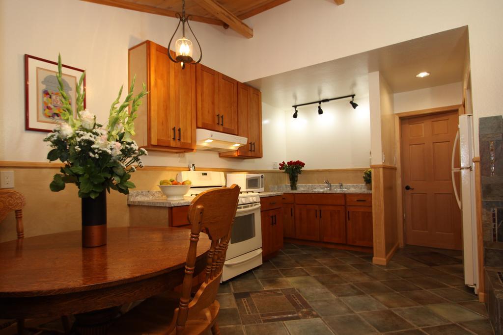 The Woods Hotel - Gay Lgbtq Cabins Guerneville Exterior foto