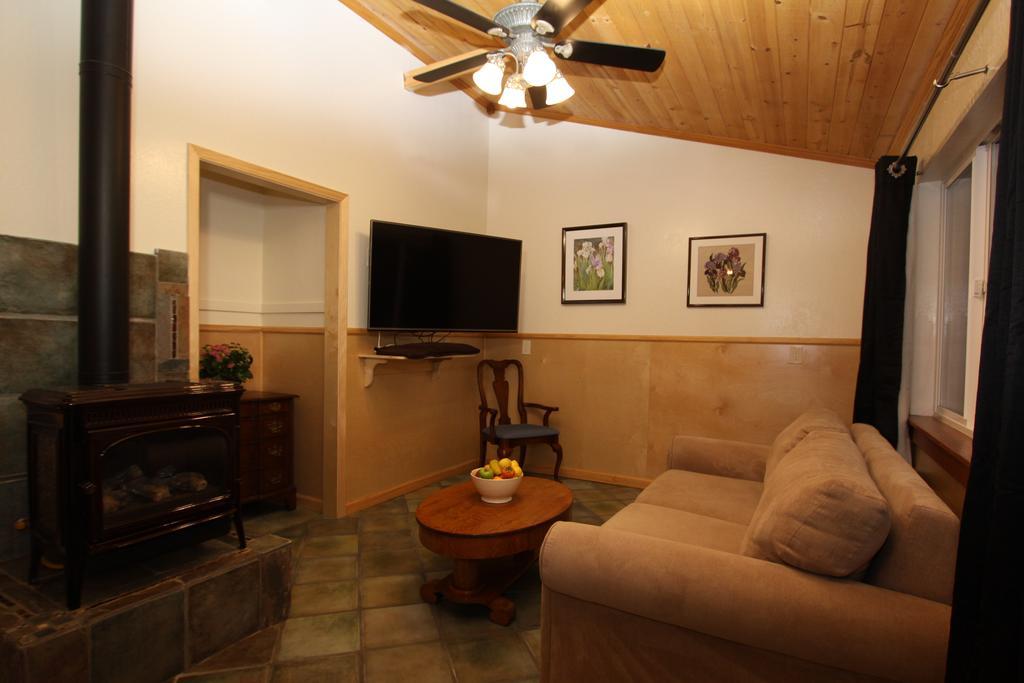The Woods Hotel - Gay Lgbtq Cabins Guerneville Exterior foto